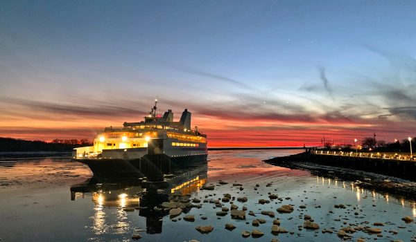 CM_Sunset_1-22-19_FerryInCanalCloseUp_Baird
