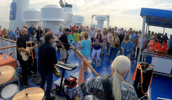 Rock_the_Boat_Glass_Onion_CMLF_2026_Crowd